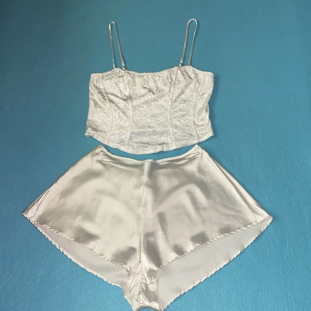 VICTORIA’S SECRET crushed velvet spaghetti strap top silky shorts vintage size S
